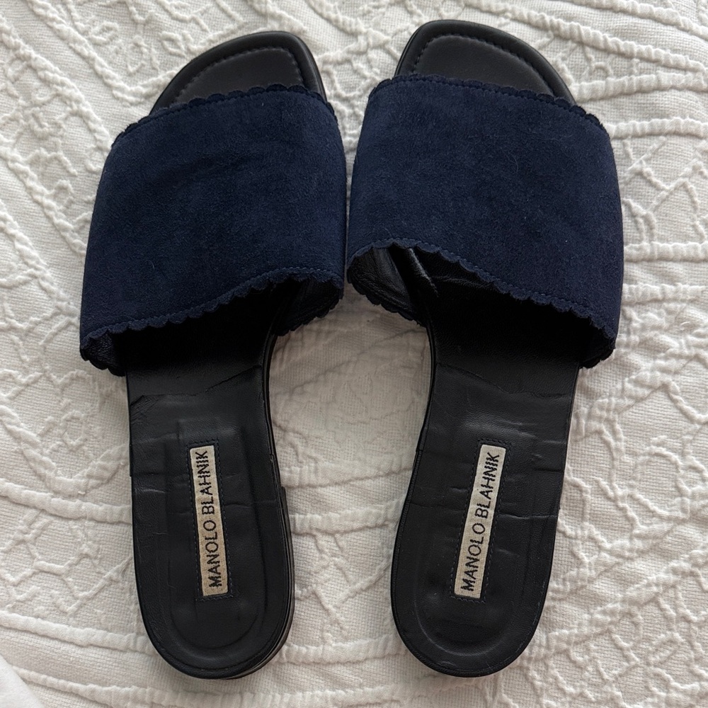 Manolo Blahnik Navy Suede Scalloped Slide Mules Sz 39